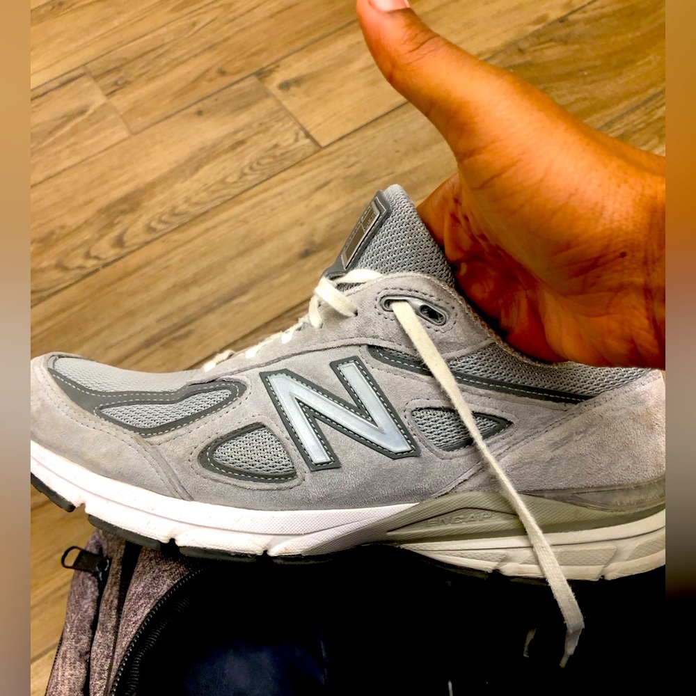 Gray & white New balance 990 v5 worn twice